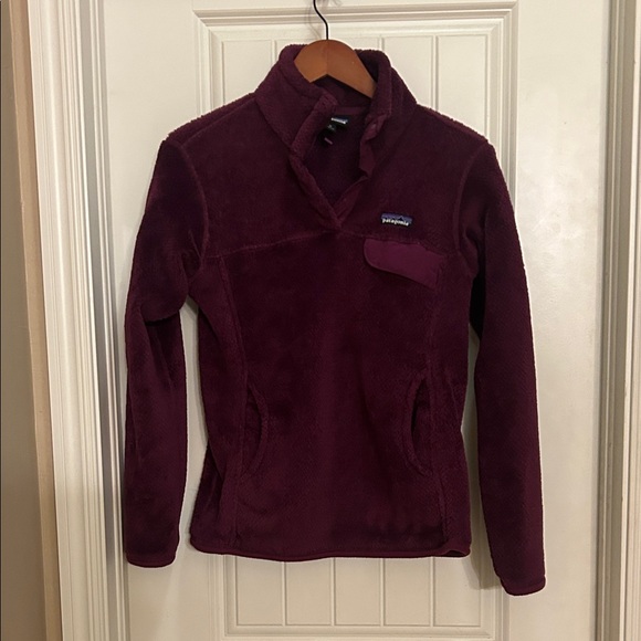 Patagonia Tops - Patagonia M fuchsia Fleece Pullover